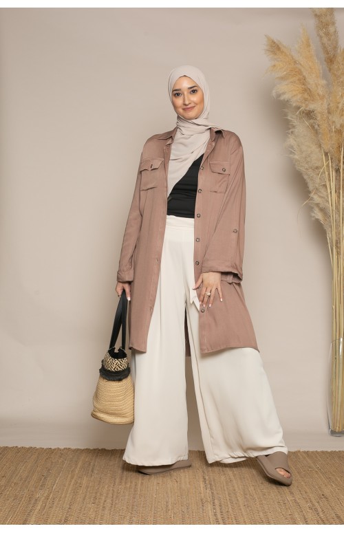 Pantalon très large beige pour femme musulmane. Collection printemps été.