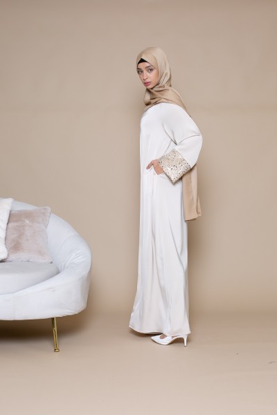 Pailletten-Abaya nackt