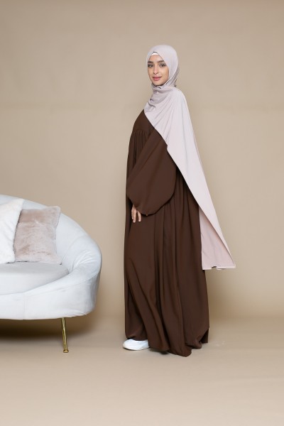 Abaya marrón ultra holgada con mangas abullonadas