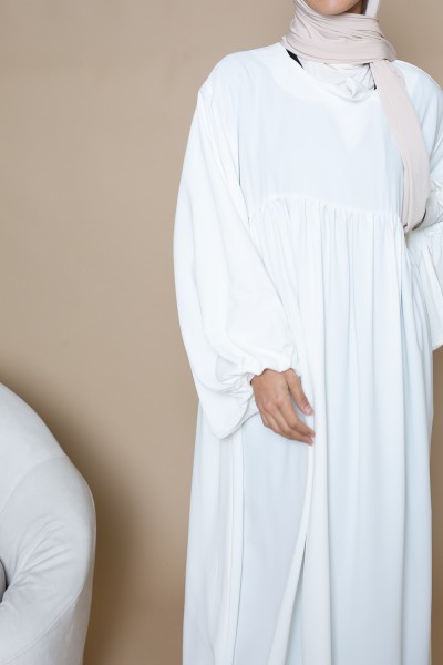 Abaya blanquecino con mangas abullonadas ultra holgada