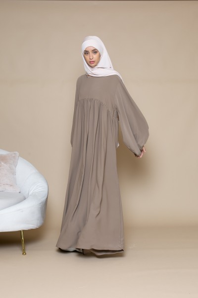 Abaya ultra holgada con mangas abullonadas color topo
