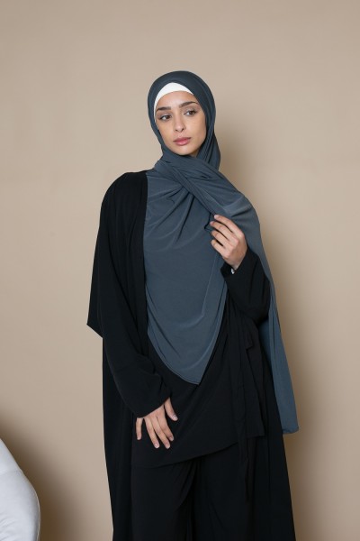 Hijab bereit zum Binden aus hochwertigem Sandy-Jersey in Dunkelgrau