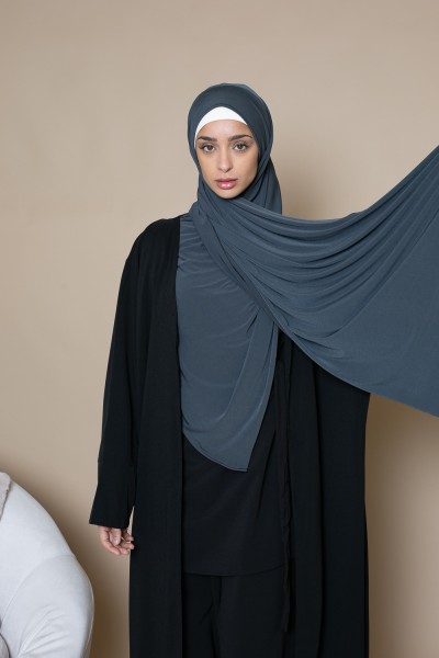 Hijab bereit zum Binden aus hochwertigem Sandy-Jersey in Dunkelgrau