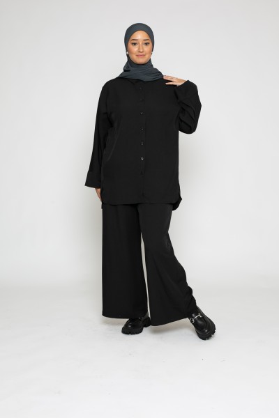 Schwarze, locker geschnittene Hose