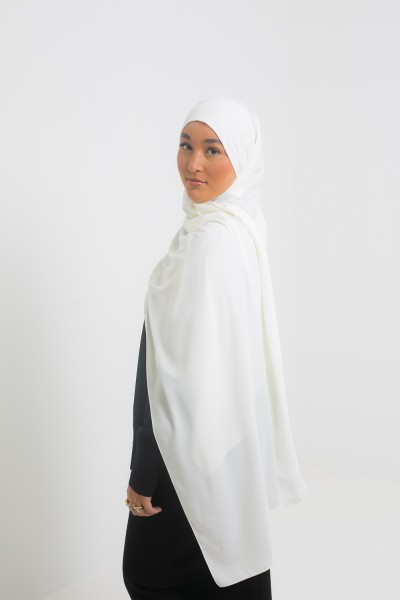Bindefertiger Hijab aus cremefarbener Medina-Seide