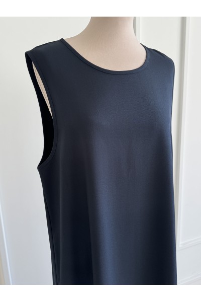 Klassisches blaues Unterkleid