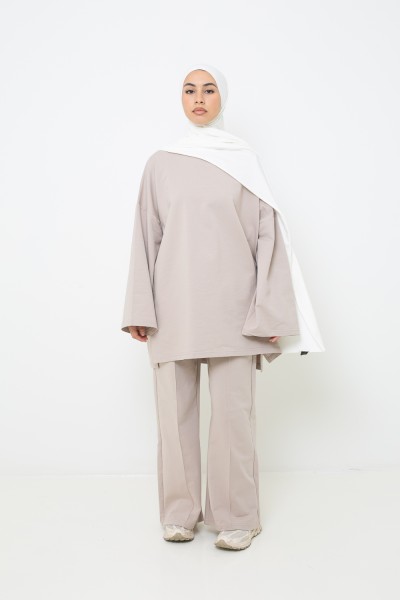Loose-fitting light taupe cotton top