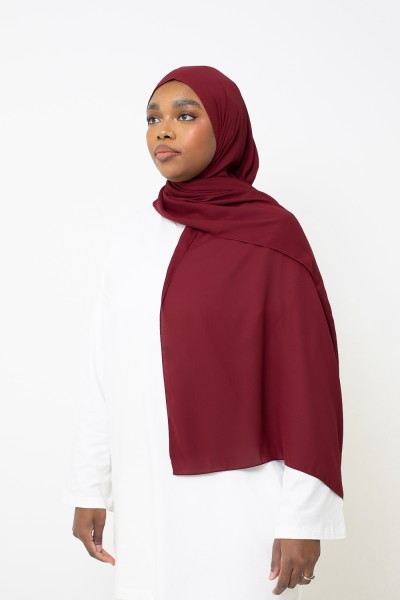 Hiyab de muselina de lujo color burdeos