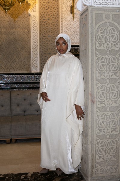 Abaya de organza color marfil