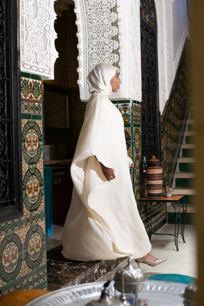 Abaya de organza color marfil