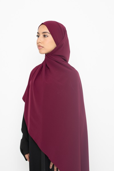 Ready-to-tie hijab in burgundy Medina silk