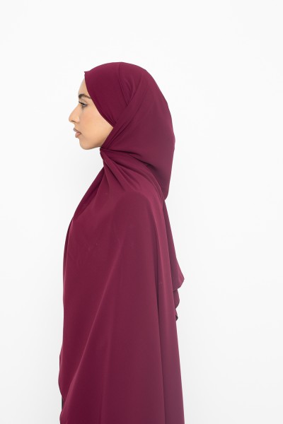 Ready-to-tie hijab in burgundy Medina silk