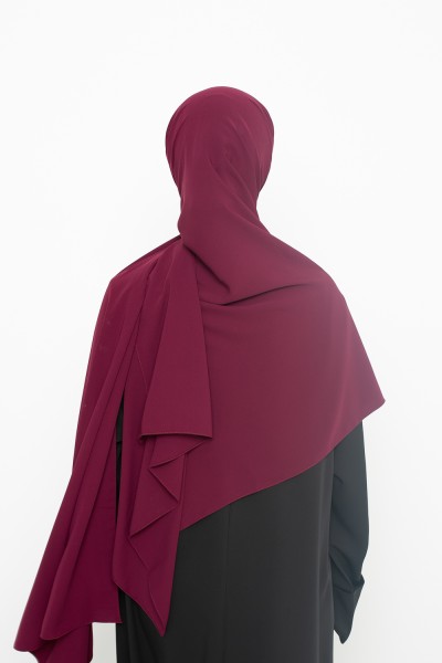 Ready-to-tie hijab in burgundy Medina silk