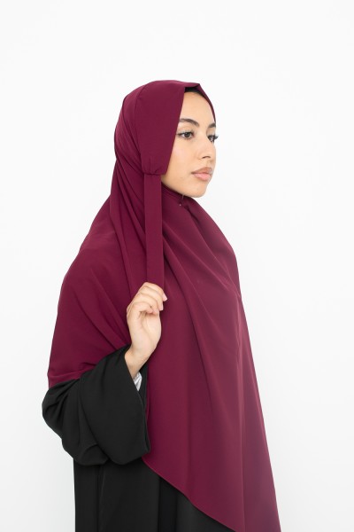 Ready-to-tie hijab in burgundy Medina silk