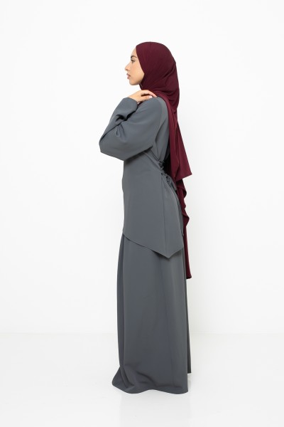 Ensemble Osaka gris
