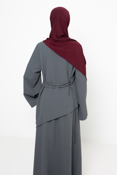 Ensemble Osaka gris