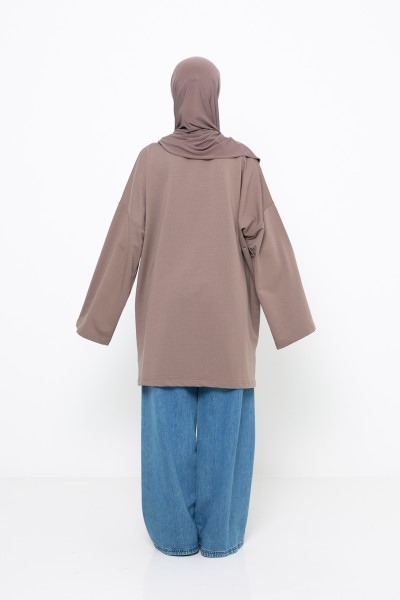 Loose-fitting dark taupe cotton top