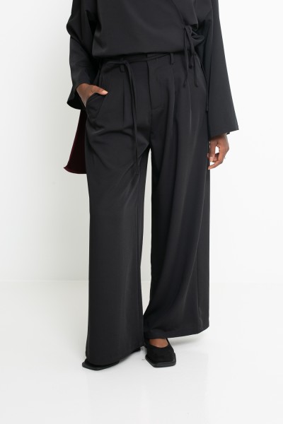 Black Seoul Pants