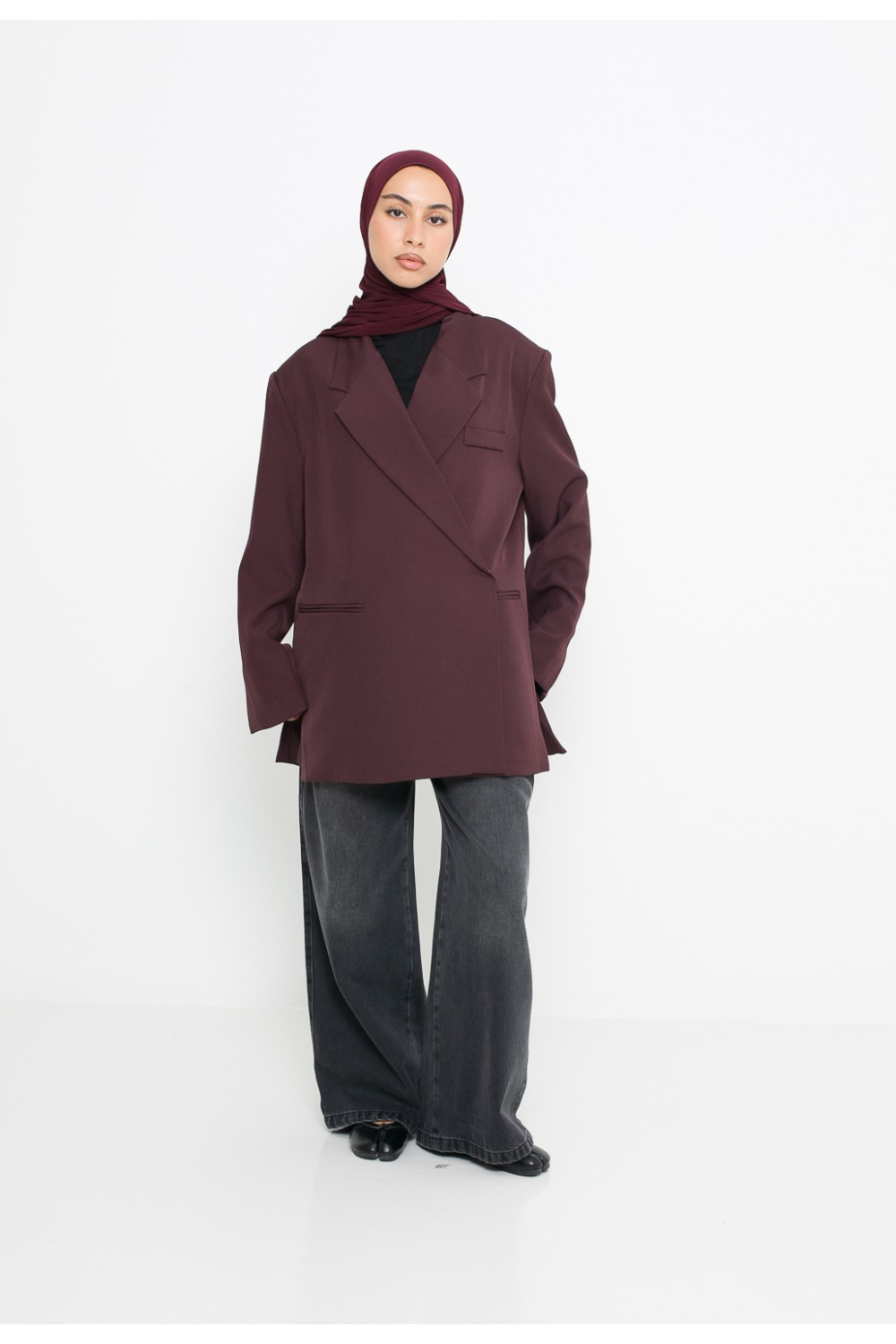 Blazzer croisé tendance pour femme musulmane. Blazer Burgundy