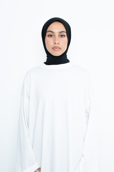 Einfacher schwarzer Hijab