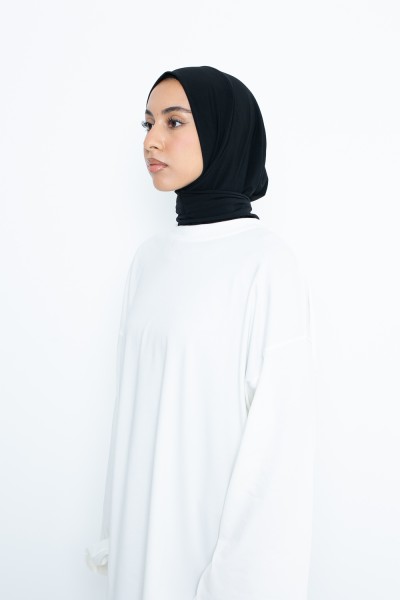 Einfacher schwarzer Hijab