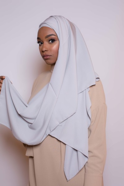 Hijab soie de médine gris clair boutique femme musulmane prêt à porter
