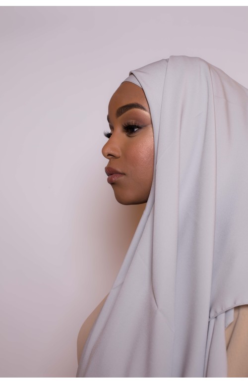 Hijab soie de médine gris clair boutique femme musulmane prêt à porter