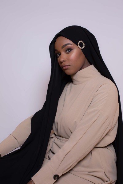 Hijab aus schwarzer Medina-Seide